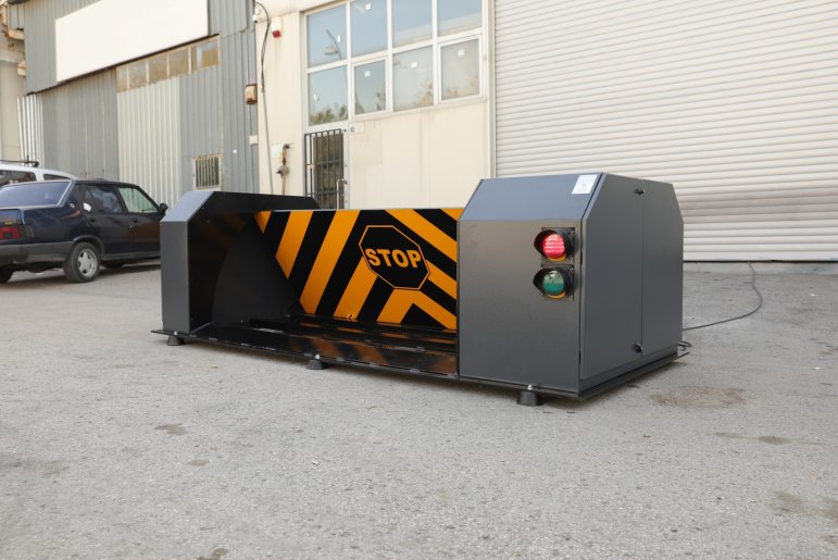 Shallow Mount Road Blocker,surface Mount Road Blocker,Defender Road Blocker,crash tested road blocker,PAS68 IWA DOS K4 K8 K12 road blocker